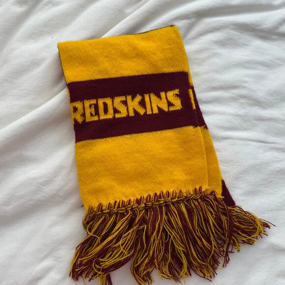 Vintage Washington Redskins Knit Scarf Burgundy Gold Fringe NFL Fan Gear - Picture 4 of 4